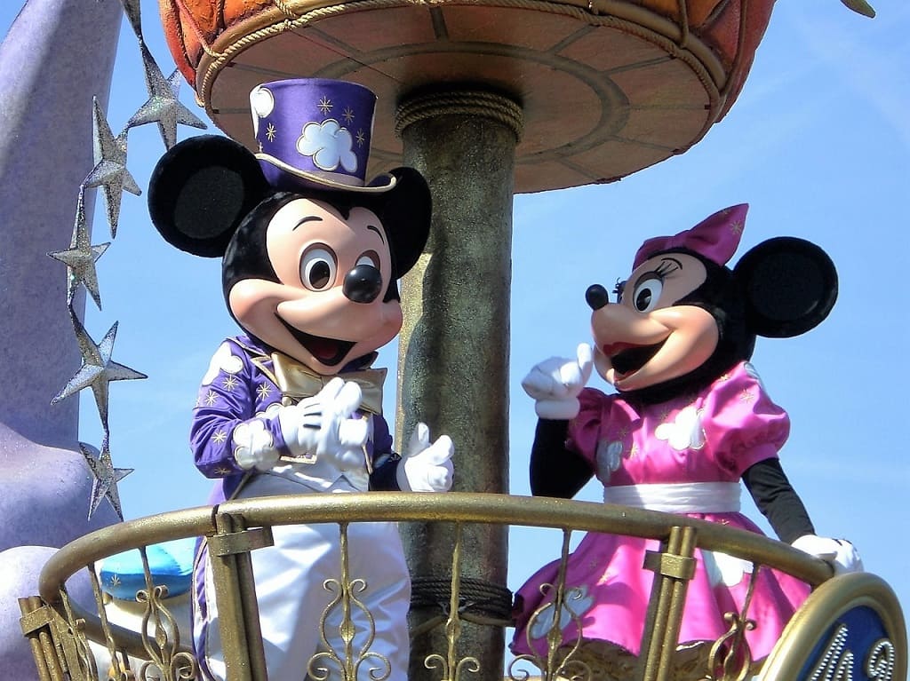 Desfile Mickey e Minnie Disney pacotes