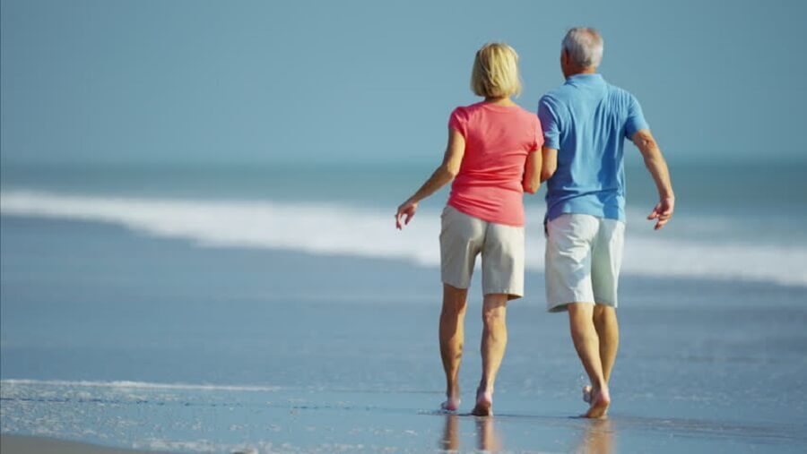 casal-praia-7179180
